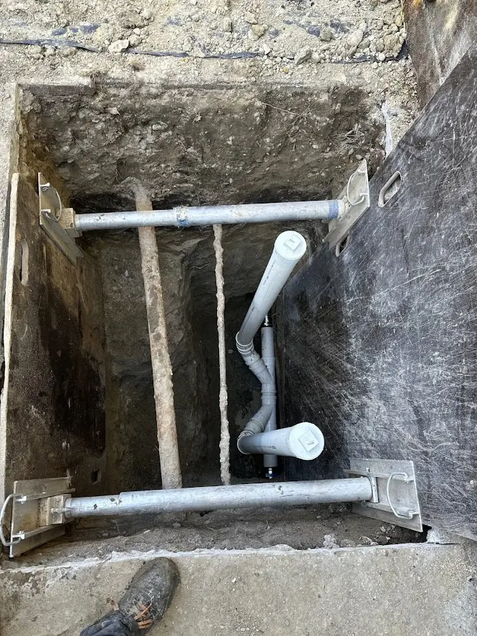 Experienced plumber completing Gas Line Repair work in Deephaven